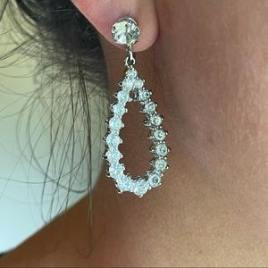 Vintage screw back rhinestone earrings